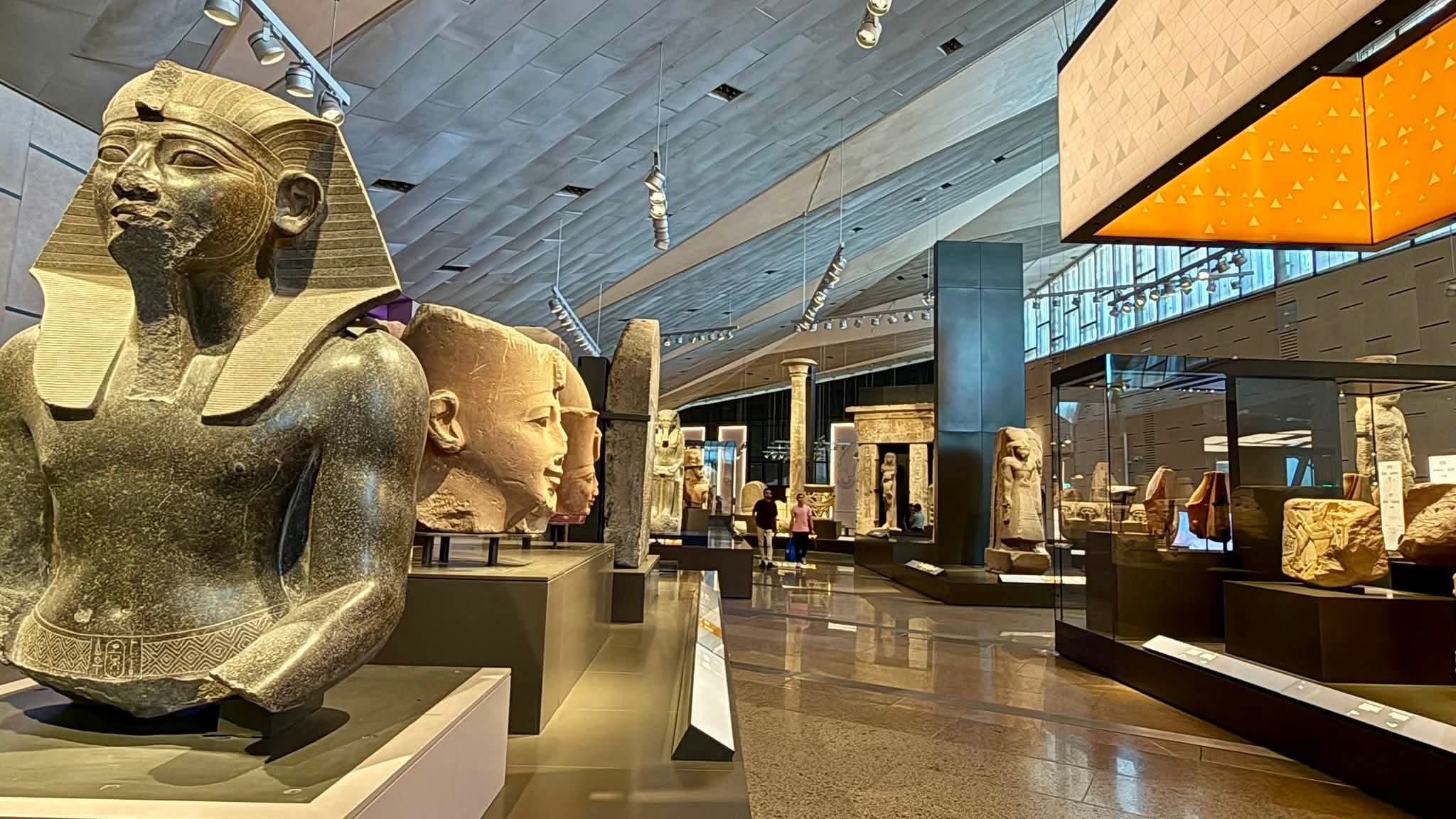 Read more about the article VIP Wycieczka do Kairu z Marsa Alam – Piramidy, Wielkie Muzeum Egipskie i Polski Przewodnik